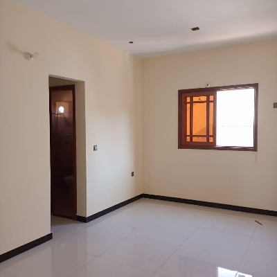 3 Bedroom lounge flat for sale 