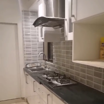 New renovated 2 Bed lounge flat for sale 